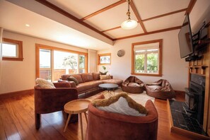 Living Room (1)