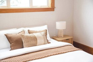 Bedroom 1 (4)