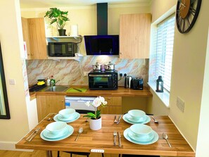 Kitchenette and dinning 