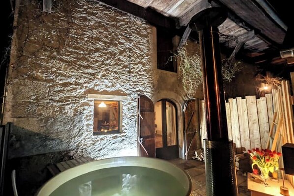 Bain à remous extérieur