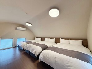 3 Double beds