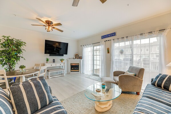 Living Room | 1st Floor | Smart TVs | Central A/C & Heat | 2-Story Townhome