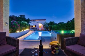 Swimming pool