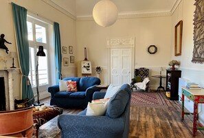 Artist's Studio, Piddlehinton: The comfortable sitting area