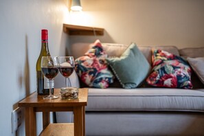 Evenlode Cottage Sitting Room - StayCotswold