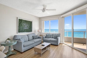 Living room with AMAZING View