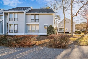 ,Front Elevation,