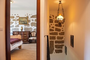 entrance to main bedroom casa de loureiro