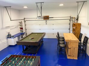 Games room, pingpong, pool table, foosball table, table, kids and board games