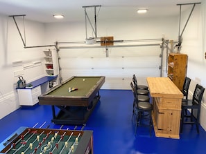 Games room, pingpong, pool table, foosball table, table, kids and board games