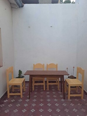 Outdoor dining