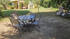 repas sous les pins