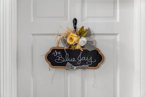 Adorable room sign