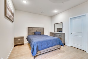 Studio | Central A/C & Heating | Smart TV