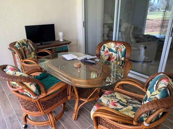 Outdoor dining