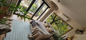 Photo of the whole room,Bedroom