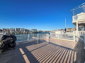 Spacious Waterfront Deck with Bayfront
