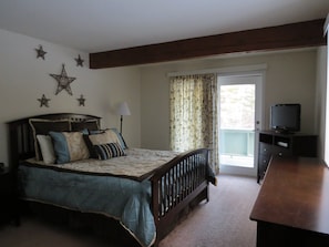 Master Bedroom has a queen bed and a 40" Flat Screen TV