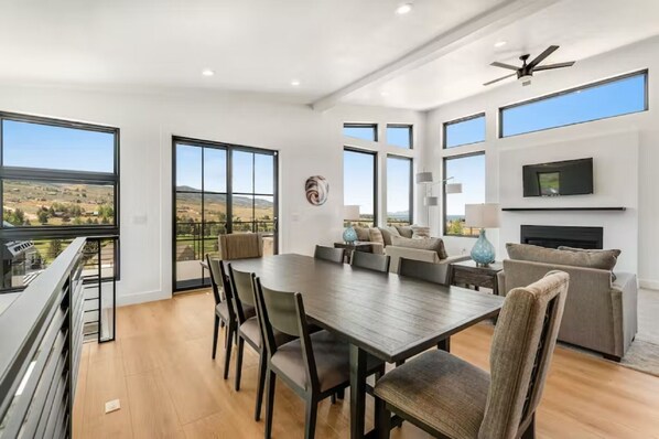Stunning views of the valley from floor-to-ceiling windows