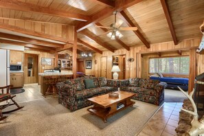 Living Room with a ceiling fan