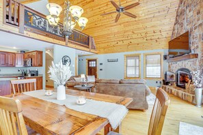 Dining Room | 1st Floor | Dining Table
