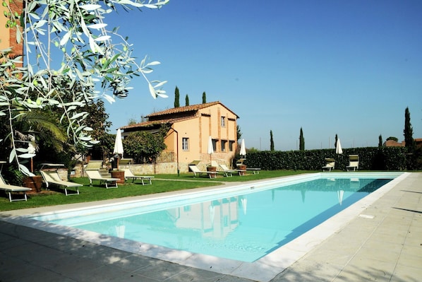 Holiday Home Swimming Pool