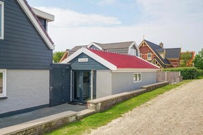 Entrance / Reception