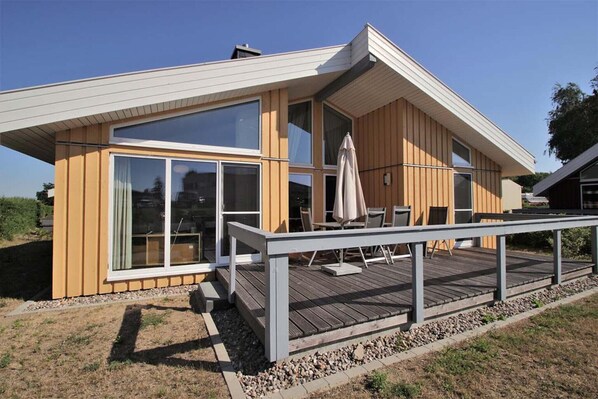 Außenseite Ferienhaus [Sommer]