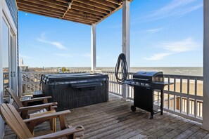 Relax in paradise—hot tub, ocean views, and a grill for seaside BBQs!