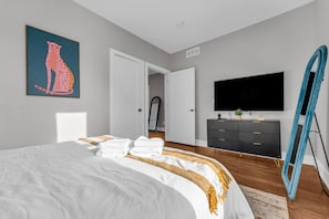 You’ll feel enveloped in warmth in this charming room with its rich wood accents and inviting bed. Wake up refreshed, surrounded by rustic coziness, and enjoy the perfect mix of comfort and natural vibes