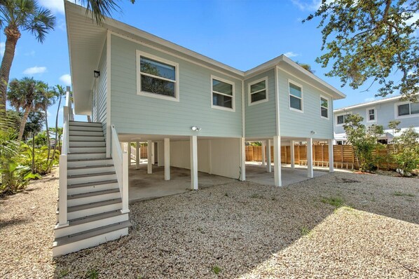 Happiness Comes In Waves! Welcome to the Eucalyptus House on Fort Myers Beach!