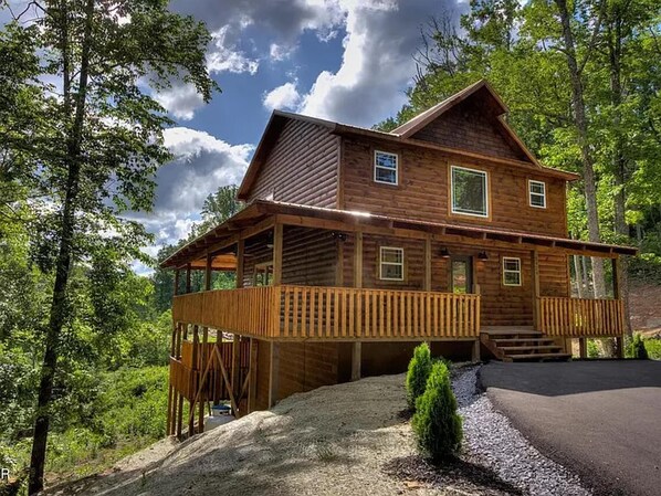 Welcome to Rainbow Falls Retreat