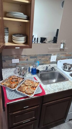 Kitchenette 