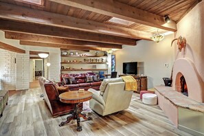 Living room seen from the kitchen