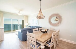 Seawind 1407, Gulf Shores, Alabama Sleeps 8. Managed by Island Rentals