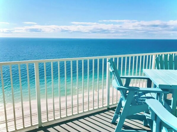 Seawind 1407, Gulf Shores, Alabama Sleeps 8. Managed by Island Rentals