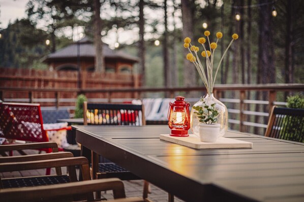Outdoor dining