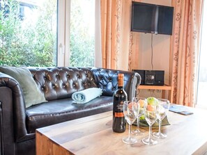 Möbel, Interior Design, Flooring, Couch, Fussboden, Zimmer, Zuhause, Wohnzimmer, Wohnung