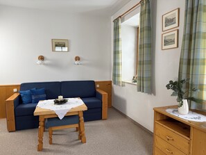 Nr.4 - Ferienwohnung Steinplatte-Sofa