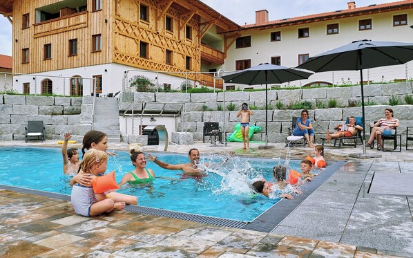 Urlaubshof Kirchmaier (DE Chieming) - Kirchmaier Franz, Kirchmaier Veronika - 0003329-Bei uns ists schön