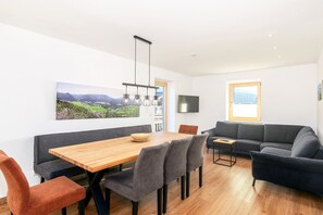 Ferienwohnung Berghupferl, Vier-Raum-Wohnung-Herzlich Willkommen im Berghupferl!