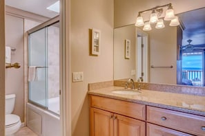 Primary King Ensuite Bathroom - Enclosed Step-in Shower/Tub combo