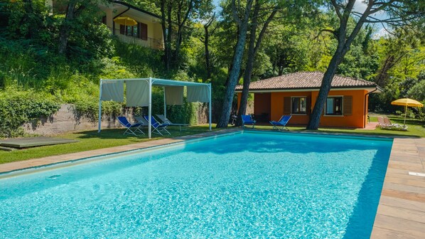 Piscina all'aperto