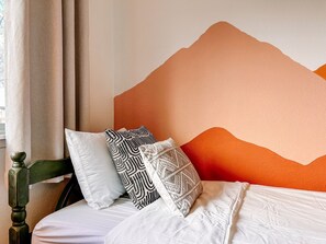 2 Twin Bedroom