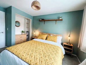 Queen Bedroom