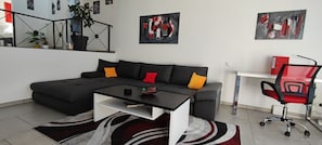 Wohnzimmer Wohnlandschaft / Schlafsofa