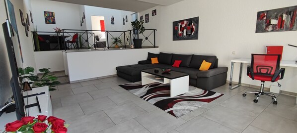 Wohnzimmer Wohnlandschaft / Schlafsofa
