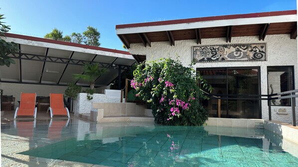 Te Fiti Lodge - Un coin de paradis: profitez de la piscine et de la terrasse