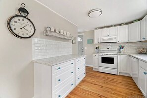 Great space for cooking in or ordering out