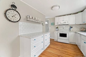 Great space for cooking in or ordering out